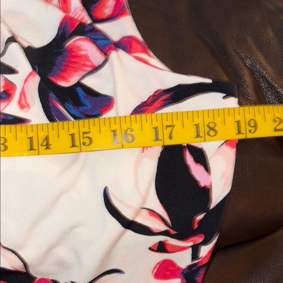 Ivanka Trump Pink and Black Sleeveless Blouse - Picture 7 of 7